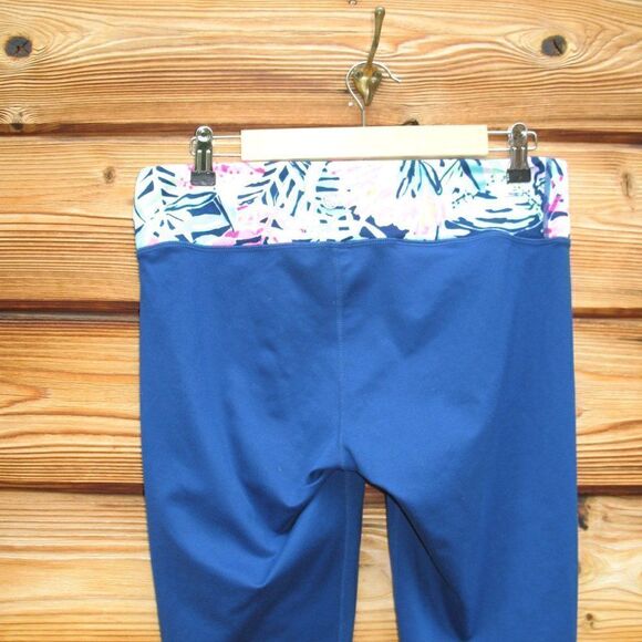 Lilly Pulitzer Luxletic Weekend Cropped Leggings - Picture 9 of 12